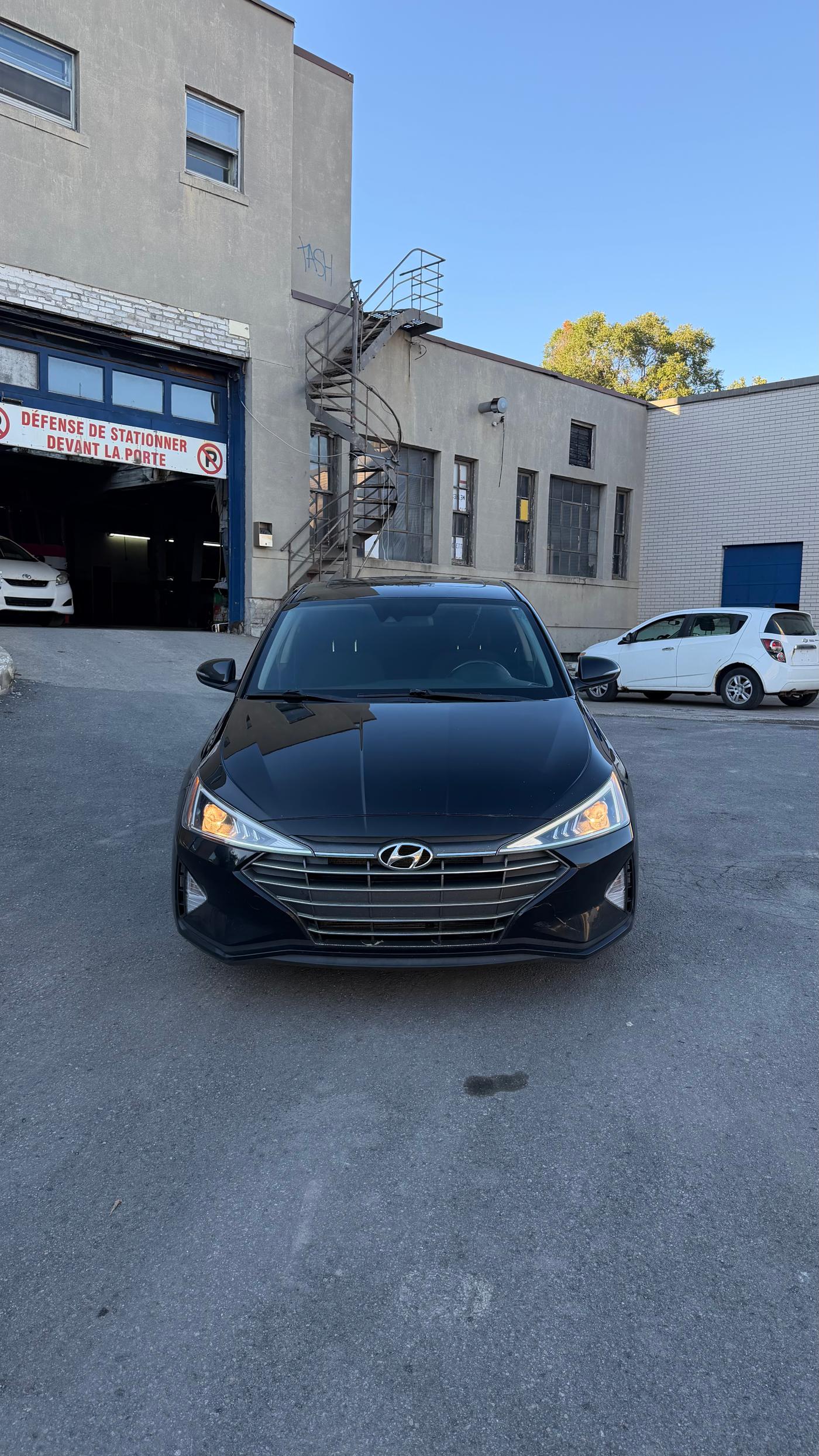 HYUNDAI ELANTRA